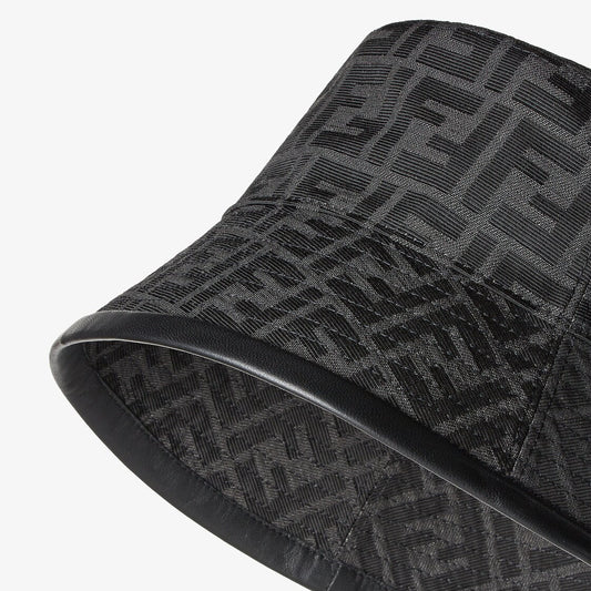 Bob FENDI en tissu jacquard FF